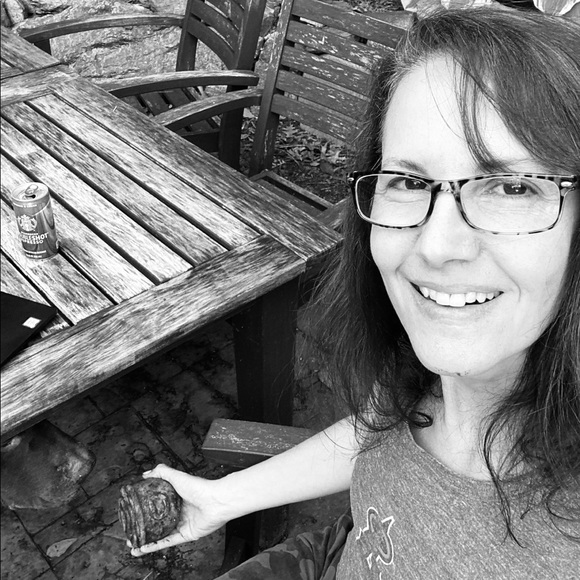 Meet your Posher, Jillian - Picture 2 of 2